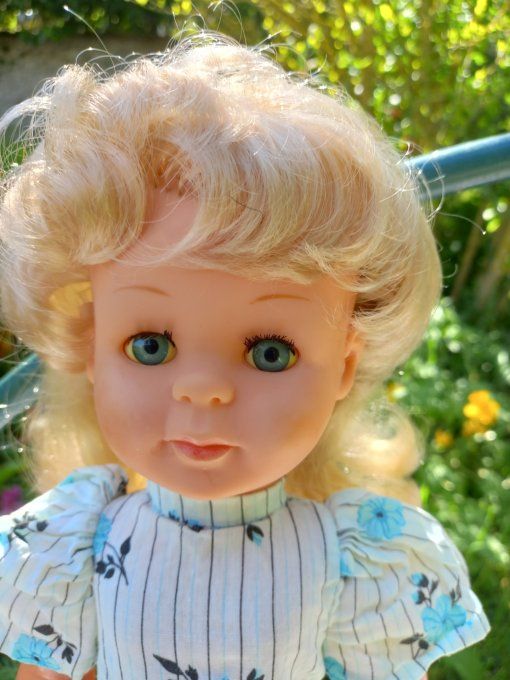 Jolie poupée petitcollin