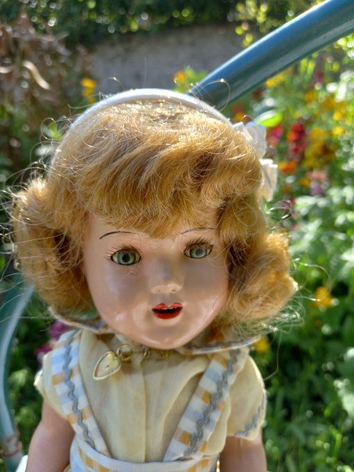 Jolie poupee americaine