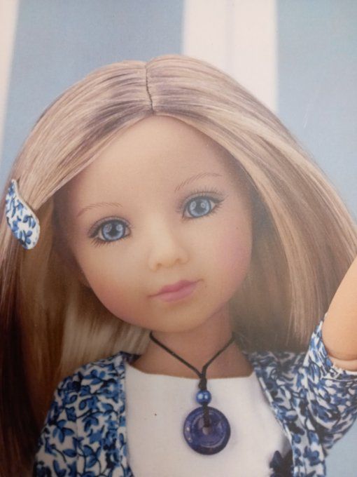Poupee Zoé ruby red fassions friends