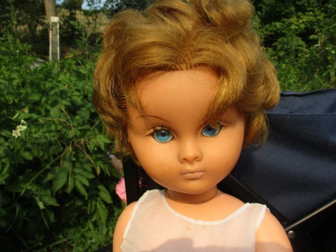 Superbe poupee bella