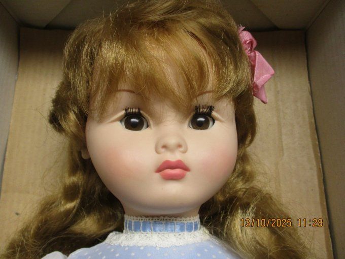 superbe poupee bella nina