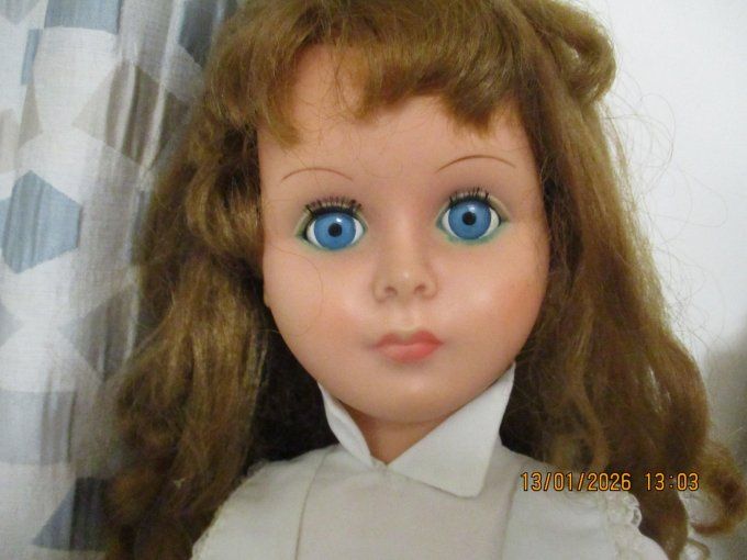 superbe poupee bella